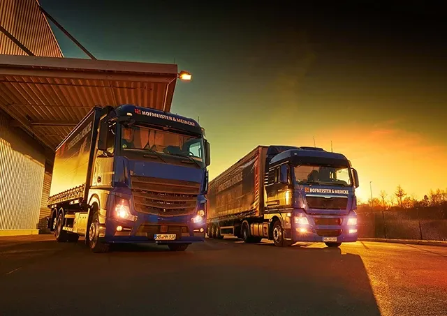 Hofmeister & Meincke Fuhrpark abends